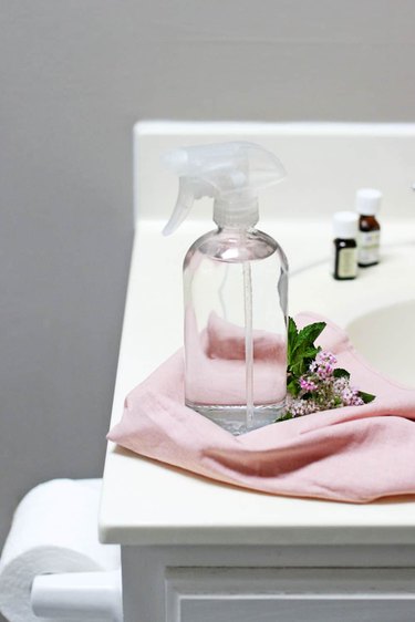 19 Ways Vinegar Can Clean Your Home