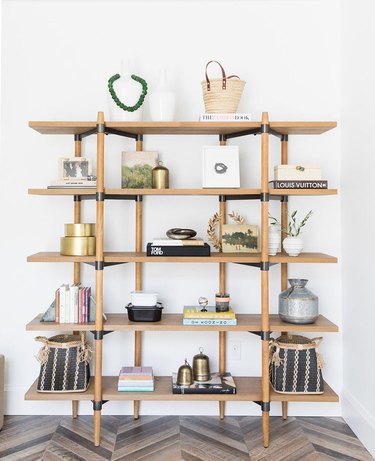 How to Use Decorative Accents to Style a Bookshelf