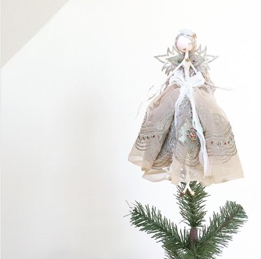 Christmas Tree Topper Ideas and Inspiration | Hunker