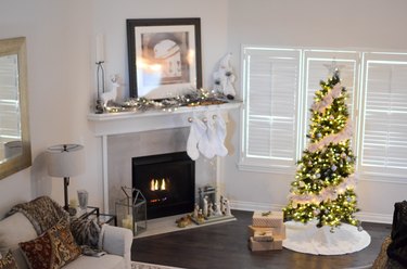 White Christmas Tree Decorations Ideas and Inspiration