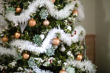 White Christmas Tree Decorations garland