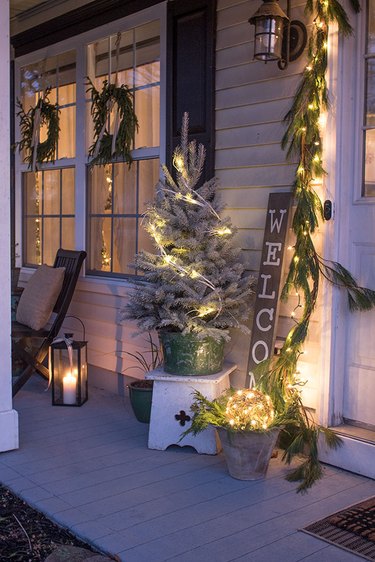 how to hang christmas lighting ideas on rooflines