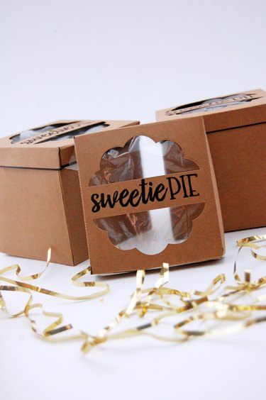 take out pie boxes with labels for holiday leftovers