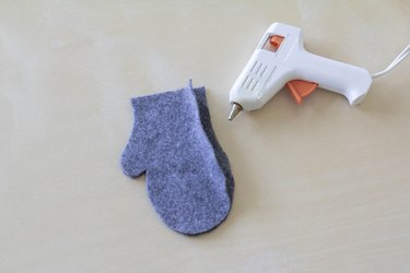 Gluing mitten pieces together