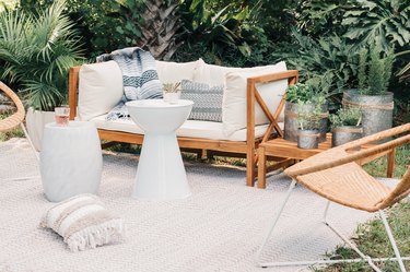 outdoor living room