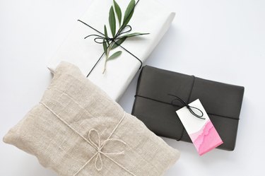 3 Ways to Wrap Your Gifts With a Natural Touch