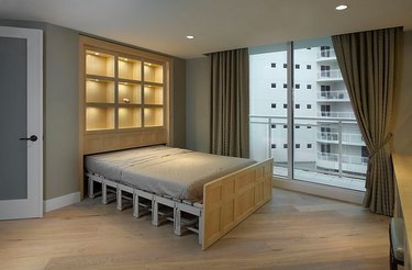 Zoom bed Murphy bed