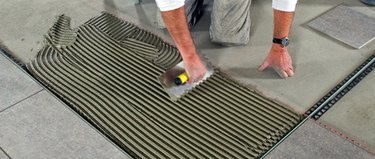 Laying floor tile