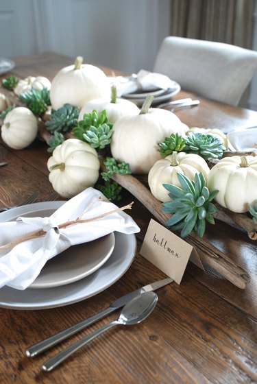 25 Thanksgiving Table Settings That Are Seasonal Eye Candy | Hunker