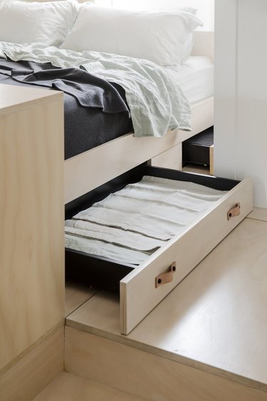 GENIUS DIY UNDER THE BED STORAGE