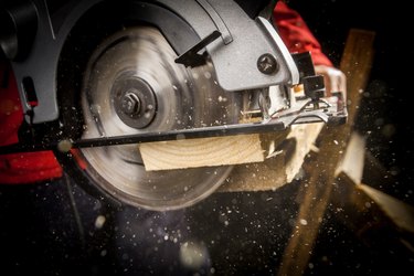 How to change a Circular Saw blade? 