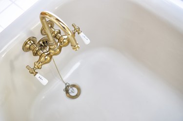 How to Replace a Bathtub Drain