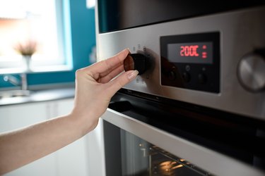 How to compute the breaker size for an electric stove and an oven