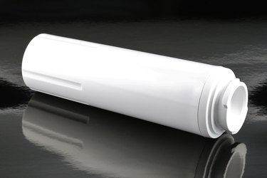 Refrigerator/Freezer disposable water filter