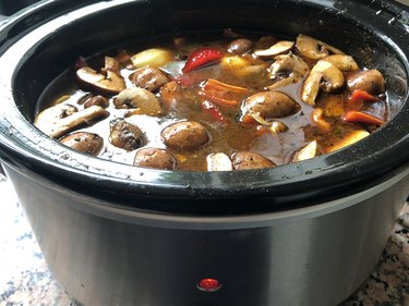 How to Store Food in a Stainless Steel Pot