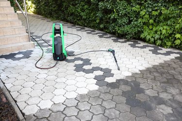 High pressure cleaning