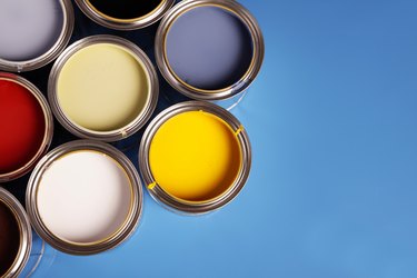 Tins of paint and recycling hi-res stock photography and images