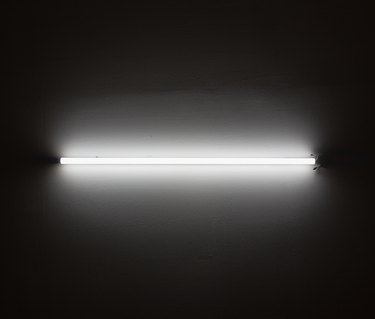 fluorescent lighting turn on