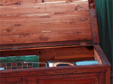 Antique Trunks: Complete Identification & Value Guide