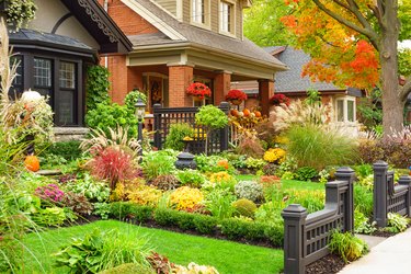 Autumn Homes with Thanksgiving Decoration