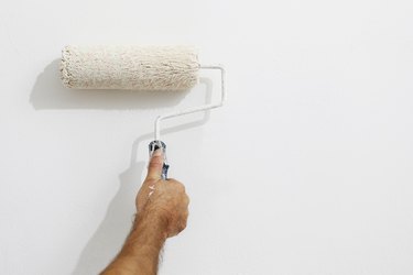 Avoid roller marks on your ceiling by using high-quality materials and the proper technique.
