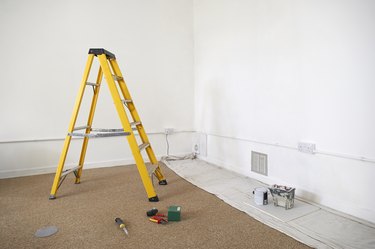 Decorating a white room.