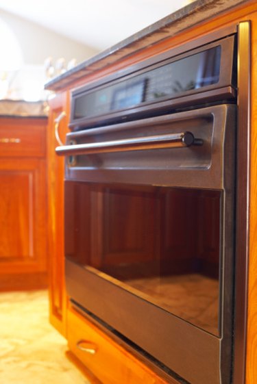 How to clean an oven inside out - WD40 India