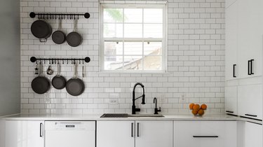 The Best Way to Remove Grease from Kitchen Backsplashes