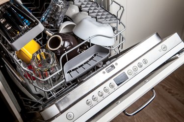 How to Clean a Bosch Dishwasher That Is Leaving Detergent Residue