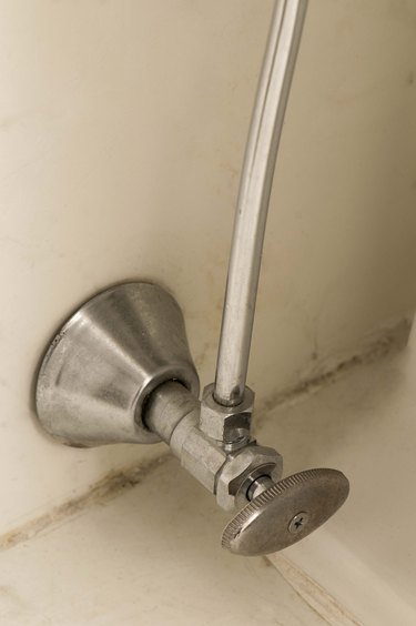 Water shut-off valve for toilet