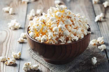 Stir crazy popcorn: Directions, calories, nutrition & more