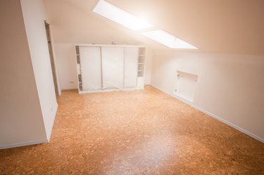Cork floor covering in the attic