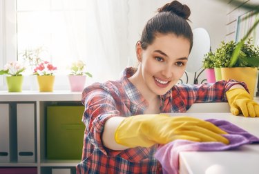 How to Keep a Kitchen Sponge From Smelling