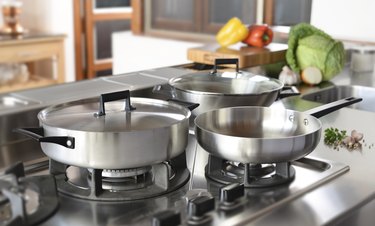 How to Season Aluminum Pans