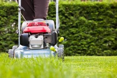 How to Change the Oil in a Craftsman Lawnmower Hunker