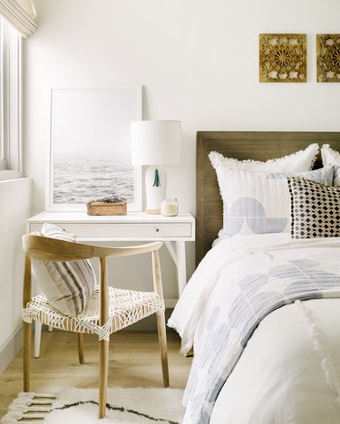 minimal boho small guest room ideas and desk space