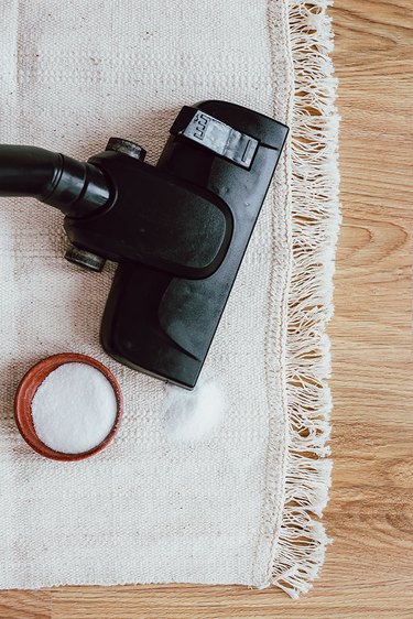 baking soda rug deodorizer