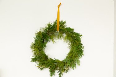 How to make a DIY Foraged Holiday Wreath