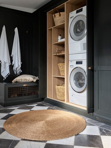 round rug in laundry room