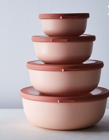 Blush Microwavable food storage containers