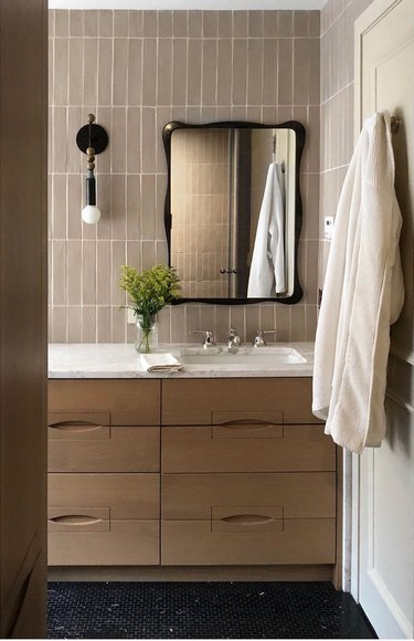 4 Reasons You Should Use Black Subway Tile in Your Bathroom