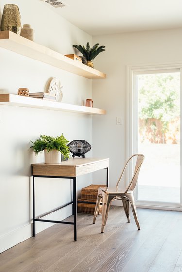 wood flooring and home work desk and chair