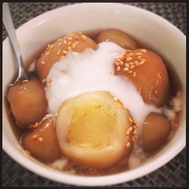 RunAwayRice Sticky Rice Balls in Ginger Syrup (Che Troi Nuoc)