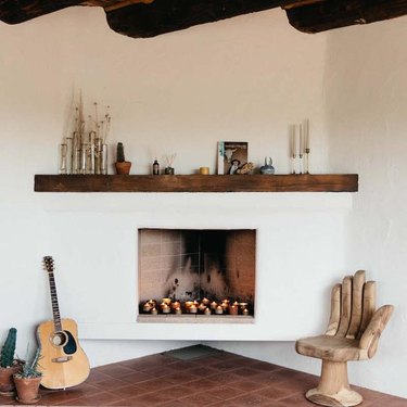 ways to decorate for fall candles in fireplace