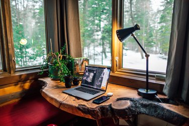 men's home office ideas with natural wood desk