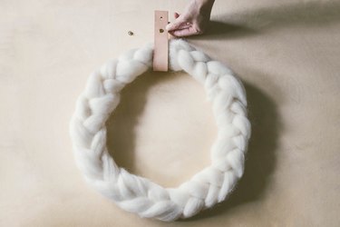 Braided Chunky Yarn Wreath Tutorial for Every Season