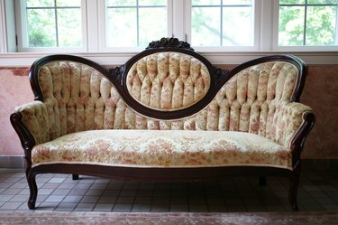 Characteristics Of Victorian Furniture Hunker