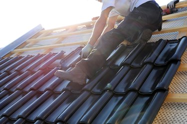 Tiling a roof