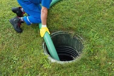 Cleaning septic tank