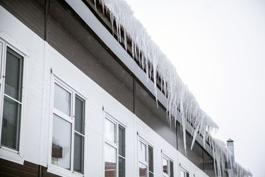 Winter threats, the threat of falling icicles from the roofs of buildings